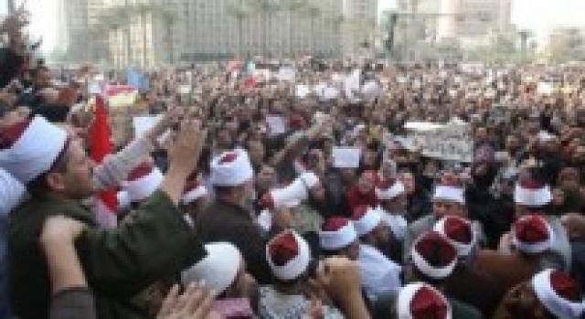 Dezenas de cristãos são crucificados no Egito