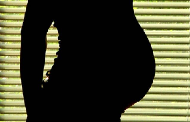 Mãe doa útero para filha pela primeira vez no mundo