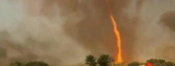 Tornado de fogo de 30 metros de altura é gravado na Austrália