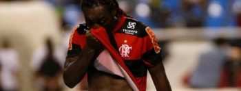 Vagner Love apela para igreja e macumba na tentativa de livrar Fla do rebaixamento