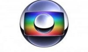 Aproximação da Globo com evangélicos é contra-ataque à Record, diz colunista da Folha. Leia na ínteg Aproximação da Globo com evangélicos é contra-ataque à Record, diz colunista da Folha. Leia na ínteg