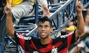 Léo Moura comanda turma da fé no Flamengo