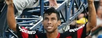 Léo Moura comanda turma da fé no Flamengo