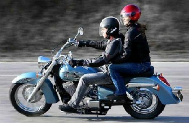 Islã proíbe mulheres de andarem em garupa de motocicletas