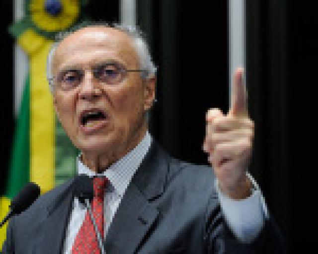 Suplicy defende Yoani Sanchez e diz se inspirar em Jesus