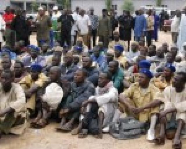 Presidente nigeriano pede ajuda a religiosos para cessar conflitos