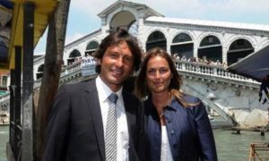 Leonardo pede a namorada em casamento na TV; assista Leonardo pede a namorada em casamento na TV; assista
