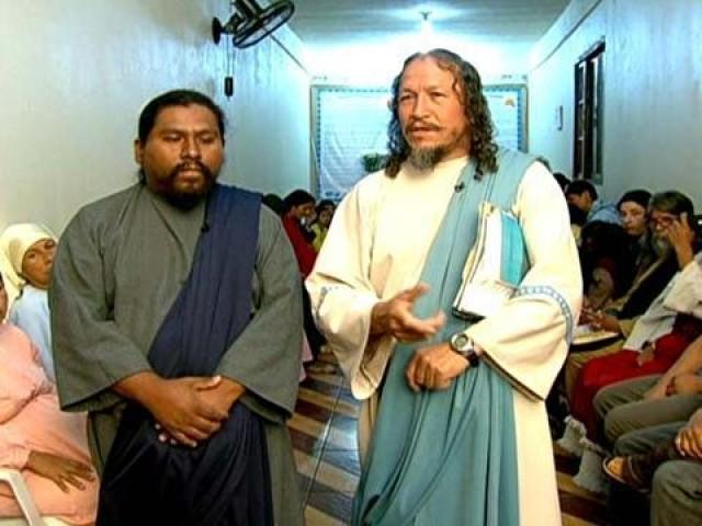 Seita peruana vive como nos tempos de Cristo e é investigada por tráfico internacional