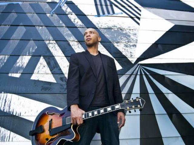 Brasileiro vence concurso de guitarristas de Montreux, pela primeira vez