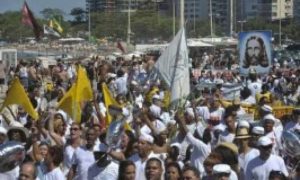 Caminhada em defesa da liberdade religiosa reúne 2 mil pessoas no RJ