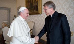 Pastor, secretário-geral do CMI, visita o papa Francisco