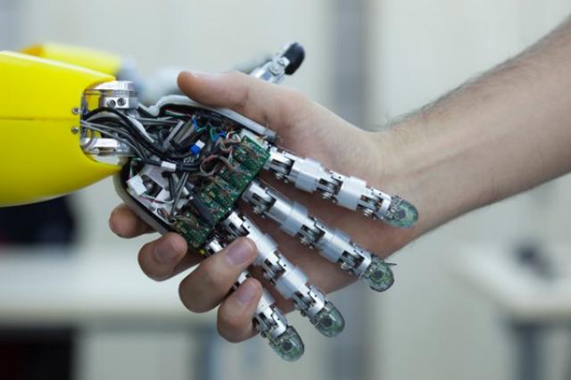 Humanos estão tirando empregos de robôs, não ao contrário