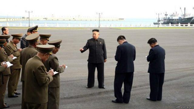 Coreia do Norte: quem são os homens que anotam cada palavra de Kim Jong-un?