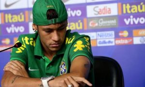 Pastor de Neymar usará o WhatsApp para alimentar a fé do jogador