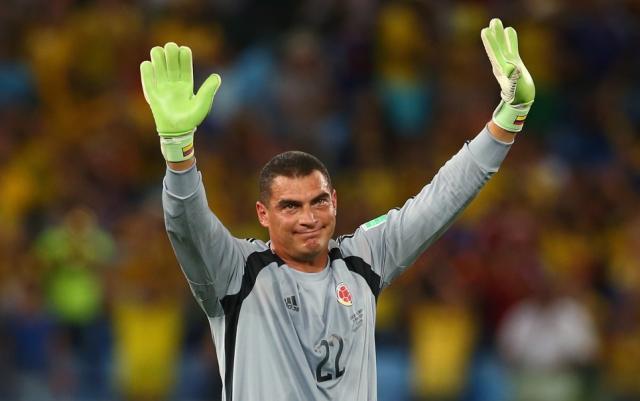 Goleiro da Colômbia comemora recorde de jogador mais velho da Copa do Mundo