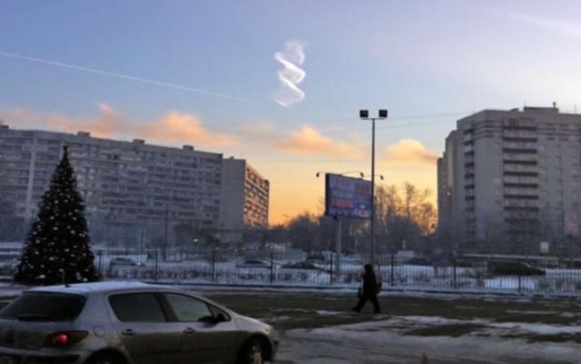 Nuvem com formato de DNA deixa habitantes de Moscou intrigados [vídeo]