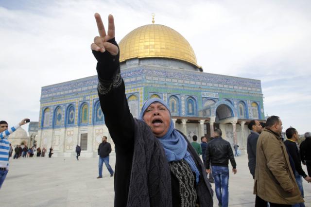 ASSISTA: Palestinos no Monte do Templo Celebre Rockets Gaza