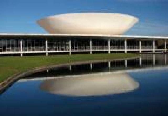 Câmara dos Deputados quer saber a opinião da sociedade sobre projeto de deputado evangélico que cria