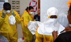 Entenda por que o surto de Ebola está fora de controle