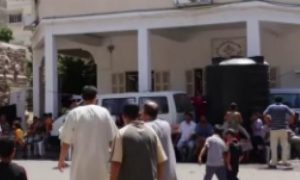 Vídeo: Hamas invade igreja e usa cristãos como escudos humanos