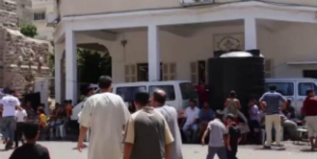 Vídeo: Hamas invade igreja e usa cristãos como escudos humanos