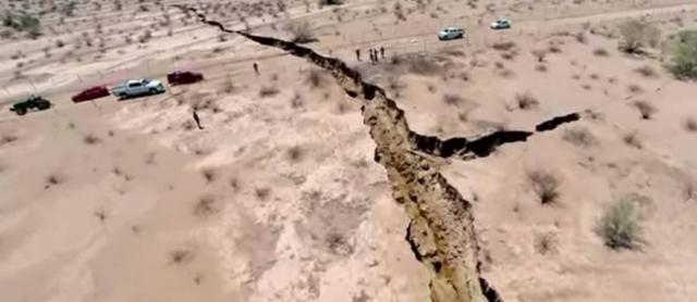 Fenda misteriosa de um quilômetro rasga solo do noroeste do México