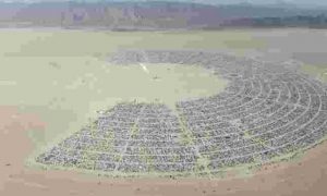 Por que os donos de Google, Amazon e Facebook foram acampar no meio do deserto? Por que os donos de Google, Amazon e Facebook foram acampar no meio do deserto?