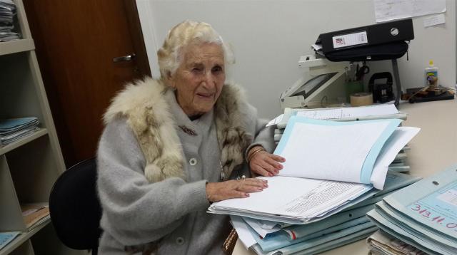 Aos 97 anos, mineira se forma em Direito