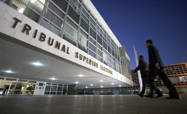 TSE suspende trecho de propaganda de Dilma