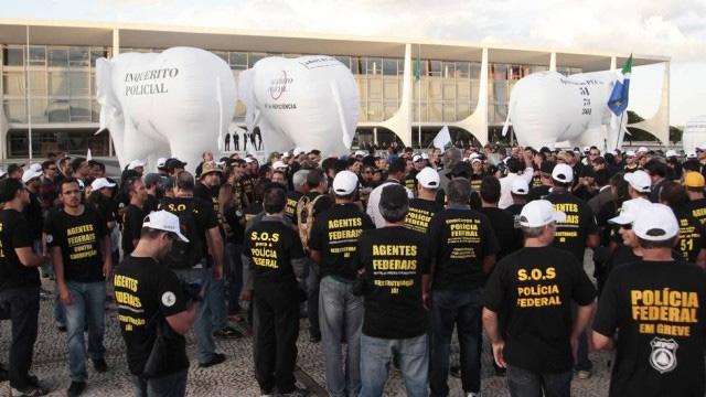 Policiais federais de cinco estados e do Distrito Federal entram em greve a partir da meia-noite de