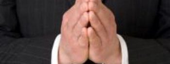 Justiça revoga sentença que proibia cidadãos de fazerem orações em nome de Jesus Cristo