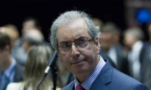 Traição de 52 aliados abre caminho para CPI