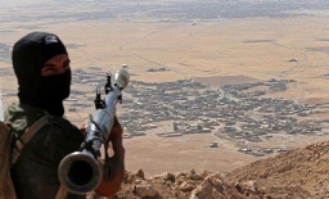 Reino do Terror ISIS: 17 homens crucificados, mutilados por apostasia; mulher apedrejada até a morte