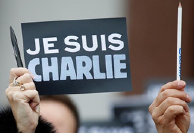Líder católico é criticado ao dizer que ‘muçulmanos têm o direito de estar com raiva’ do Charlie Heb