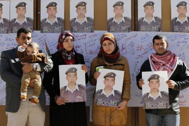 Cristãos respondem àqueima de piloto vivo pelo ISIS: Igrejas clamam por paz e harmonia religiosa