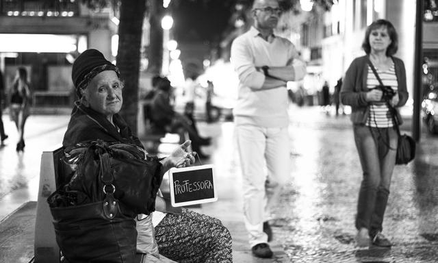 Projeto retrata moradores de rua e seus sonhos nunca realizados    Dois estudantes saíram pelas ruas