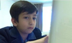 Menino-prodígio de 6 anos ganha certificado profissional da Microsoft