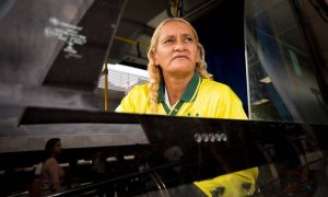 Ex-capitã da seleção brasileira vira motorista de ônibus no Rio de Janeiro