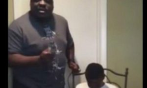“Jesus te mostrará como lidar com seu filho”, diz pai em vídeo contra humilhação “Jesus te mostrará como lidar com seu filho”, diz pai em vídeo contra humilhação