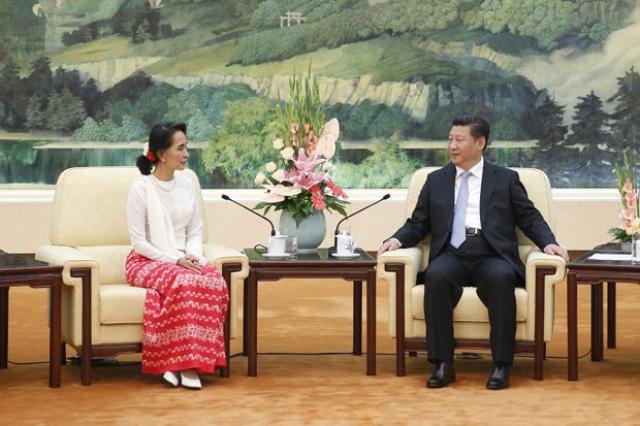 Presidente chinês recebe a Nobel da Paz Aung San Suu Kyi em Pequim