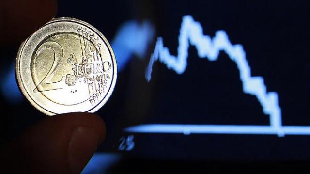 Mercados mundiais afundam por causa da crise do euro