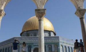 TURISTA DA FRANÇA LEVANTOU BANDEIRA DE ISRAEL NO MONTE DO TEMPLO E FOI PRESO