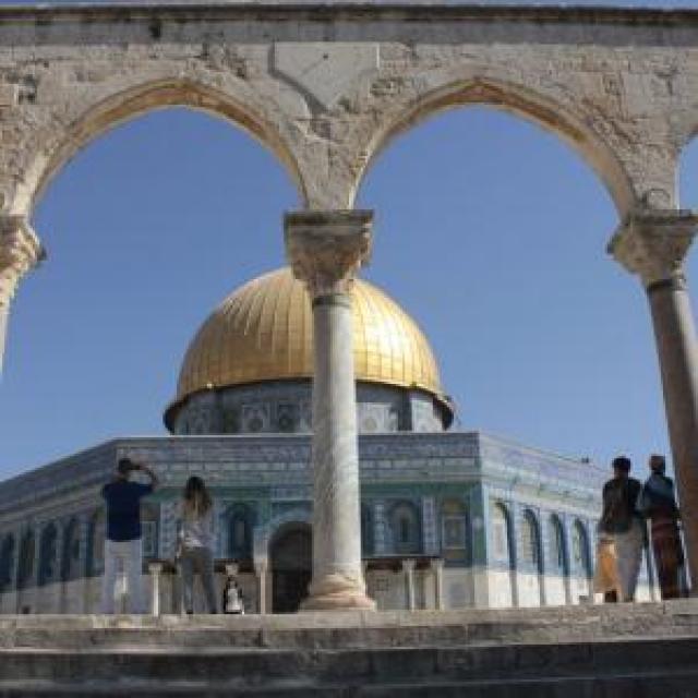 TURISTA DA FRANÇA LEVANTOU BANDEIRA DE ISRAEL NO MONTE DO TEMPLO E FOI PRESO