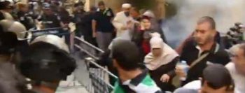 Em Jerusalém registaram-se confrontos entre a polícia israelita e jovens palestinianos.