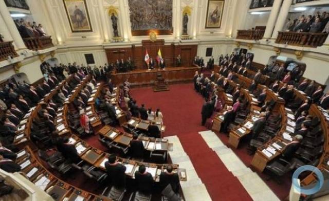 Peru aprova lei que permite derrubar aviões do narcotráfico
