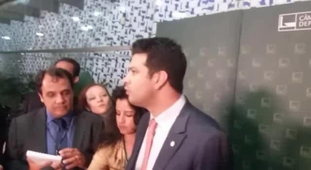 Bancada do PMDB na Câmara decide indicar nomes para dois ministérios