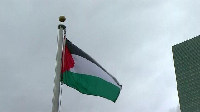 Bandeira palestina é hasteada na ONU pela primeira vez