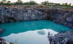 “Lagoa Azul” atrai turistas e intriga autoridades no Piauí