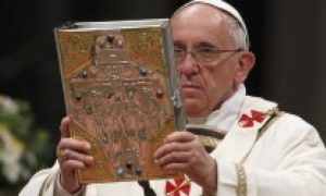 A Bíblia é um livro extremamente perigoso, diz o Papa Francisco