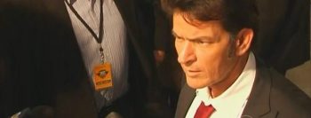 Ator americano Charlie Sheen revela ser HIV positivo